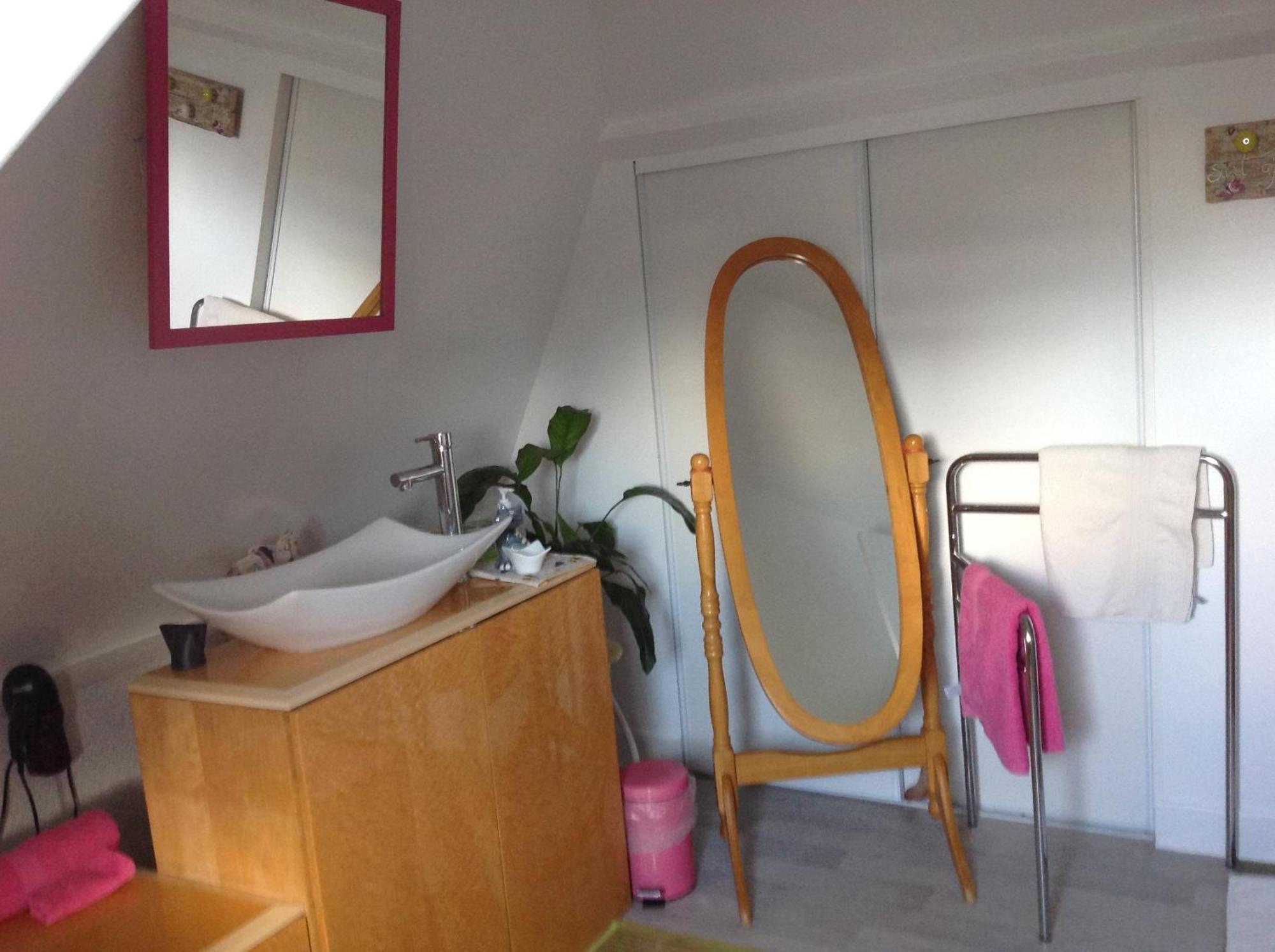 Bed and Breakfast Le Jardin Des Poules Thiétreville Esterno foto